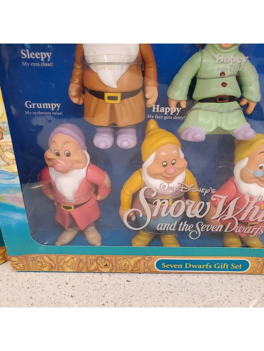 Vintage Disney Snow White Seven Dwarfs Gift Set Color Reveal